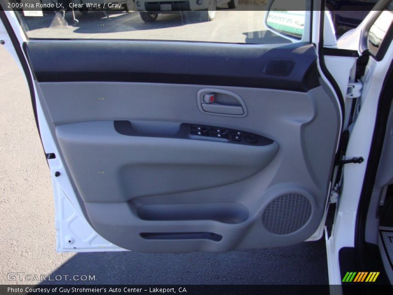 Clear White / Gray 2009 Kia Rondo LX