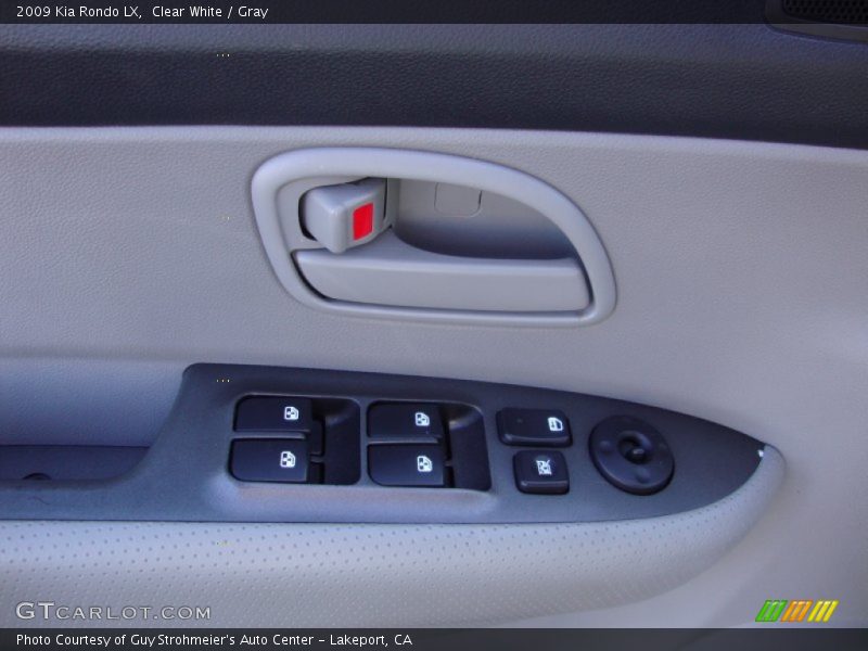 Clear White / Gray 2009 Kia Rondo LX