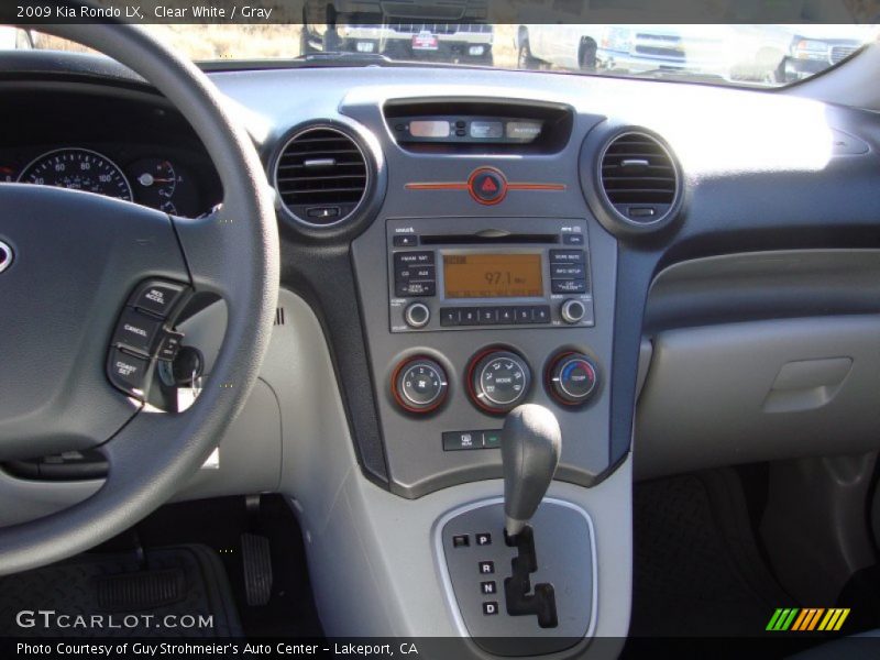 Clear White / Gray 2009 Kia Rondo LX