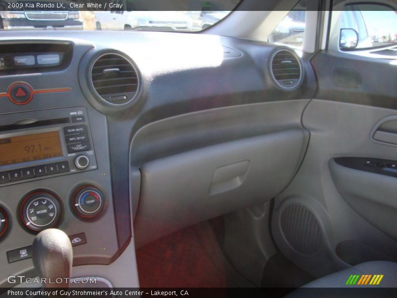 Clear White / Gray 2009 Kia Rondo LX