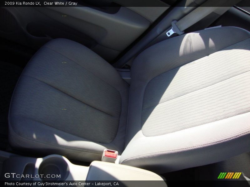 Clear White / Gray 2009 Kia Rondo LX