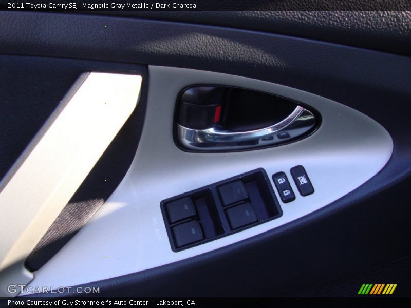 Magnetic Gray Metallic / Dark Charcoal 2011 Toyota Camry SE