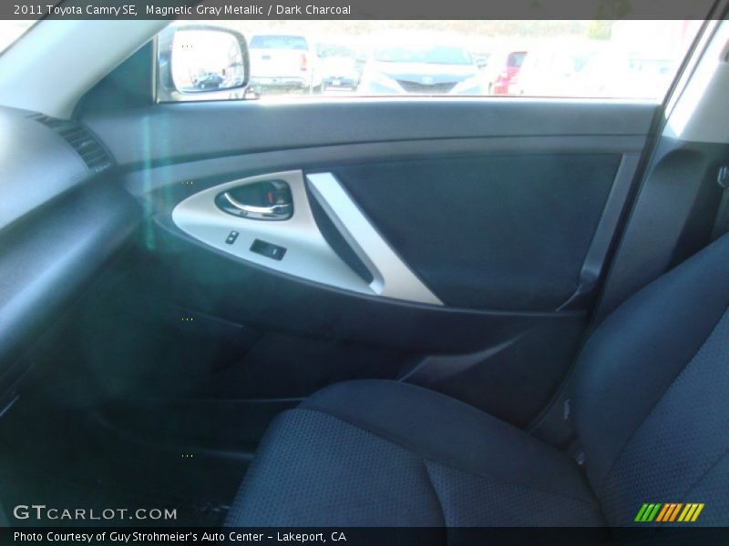 Magnetic Gray Metallic / Dark Charcoal 2011 Toyota Camry SE