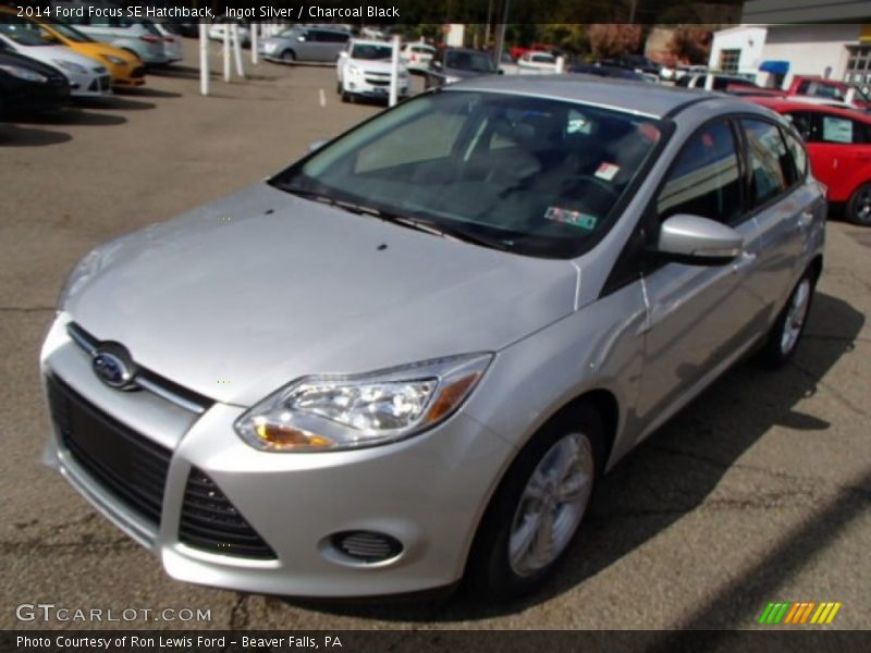 Ingot Silver / Charcoal Black 2014 Ford Focus SE Hatchback