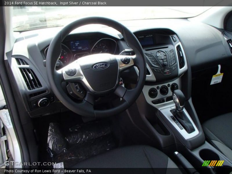 Ingot Silver / Charcoal Black 2014 Ford Focus SE Hatchback