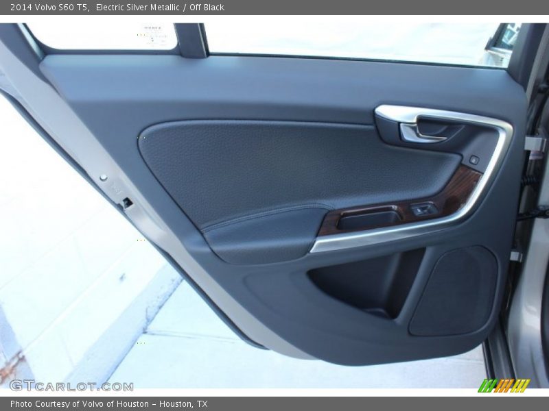 Electric Silver Metallic / Off Black 2014 Volvo S60 T5