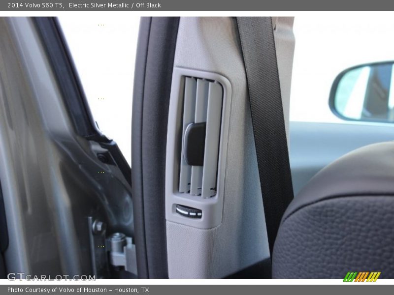Electric Silver Metallic / Off Black 2014 Volvo S60 T5