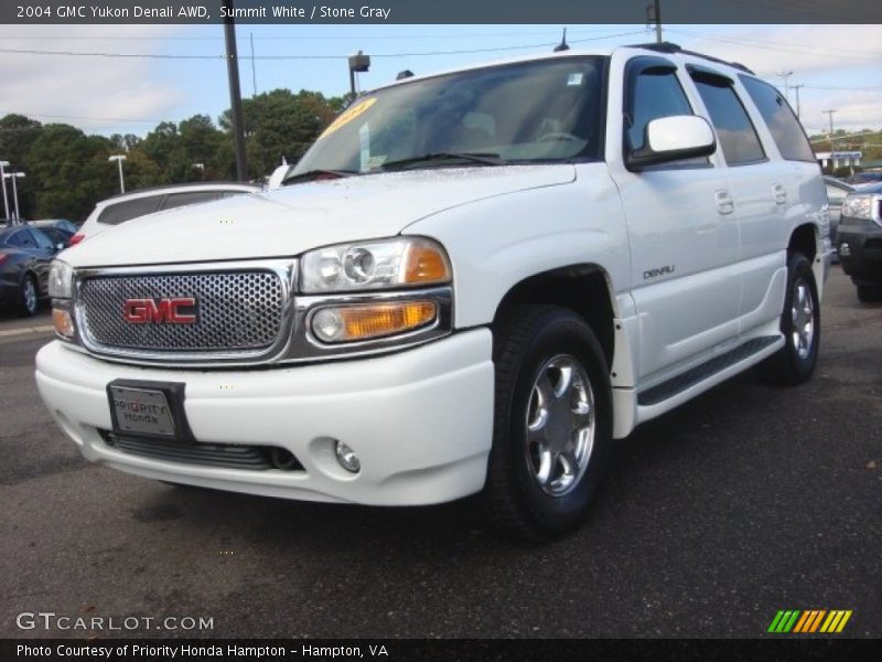 Summit White / Stone Gray 2004 GMC Yukon Denali AWD