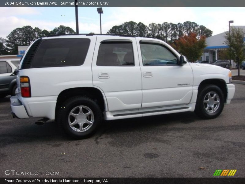 Summit White / Stone Gray 2004 GMC Yukon Denali AWD