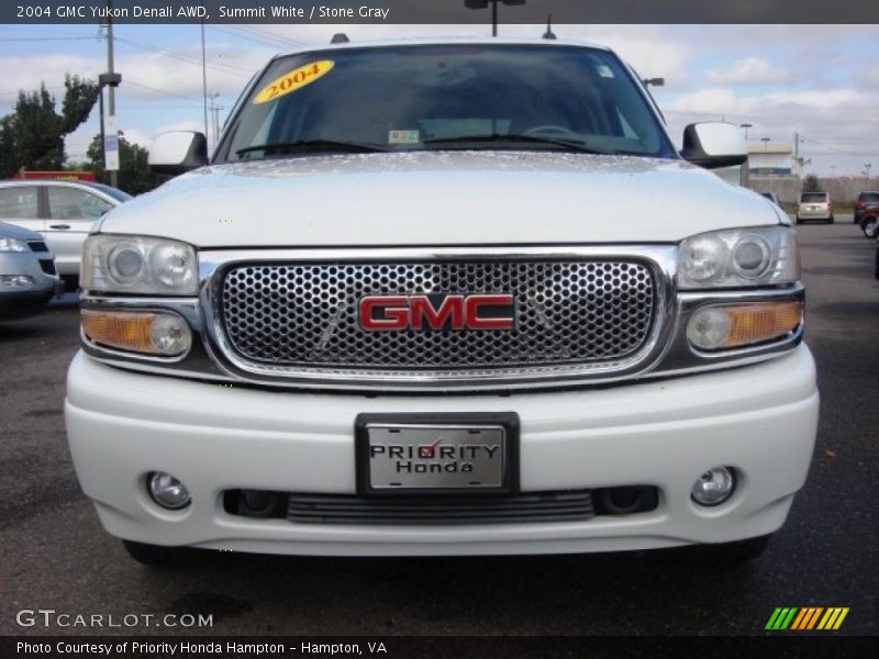 Summit White / Stone Gray 2004 GMC Yukon Denali AWD