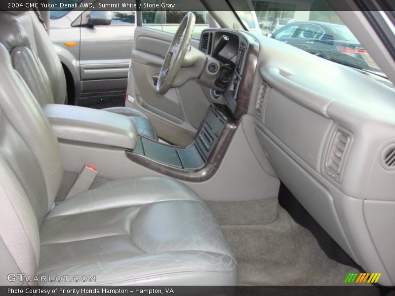 Summit White / Stone Gray 2004 GMC Yukon Denali AWD