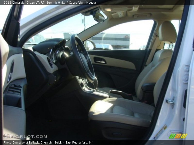 Summit White / Cocoa/Light Neutral 2013 Chevrolet Cruze LT/RS