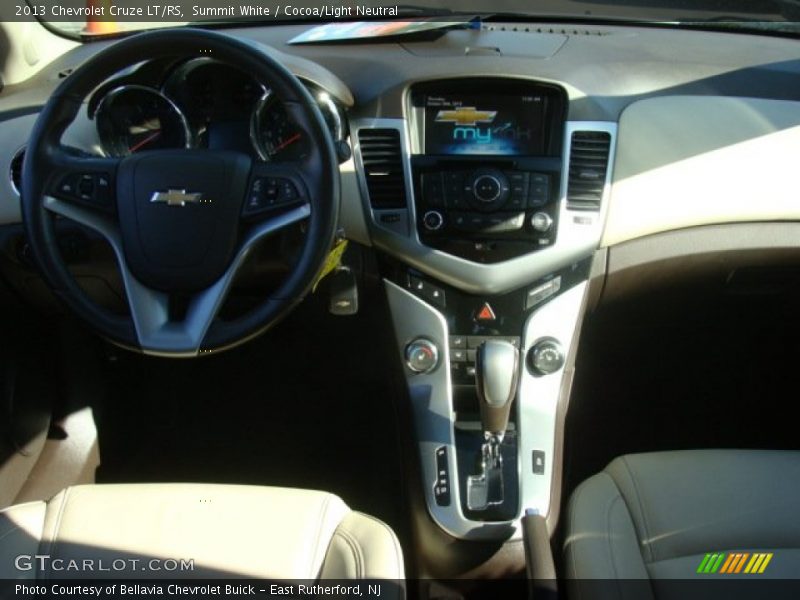 Summit White / Cocoa/Light Neutral 2013 Chevrolet Cruze LT/RS