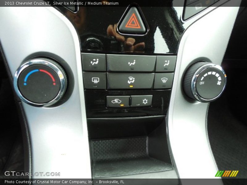 Silver Ice Metallic / Medium Titanium 2013 Chevrolet Cruze LT