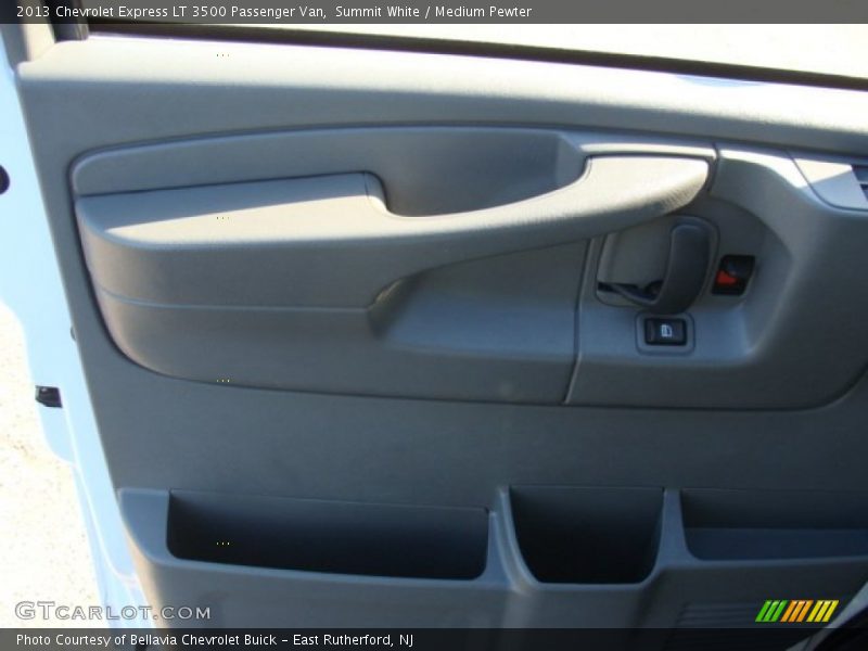 Summit White / Medium Pewter 2013 Chevrolet Express LT 3500 Passenger Van
