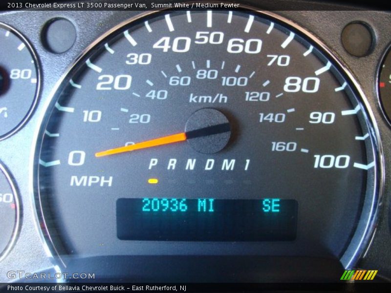 Summit White / Medium Pewter 2013 Chevrolet Express LT 3500 Passenger Van