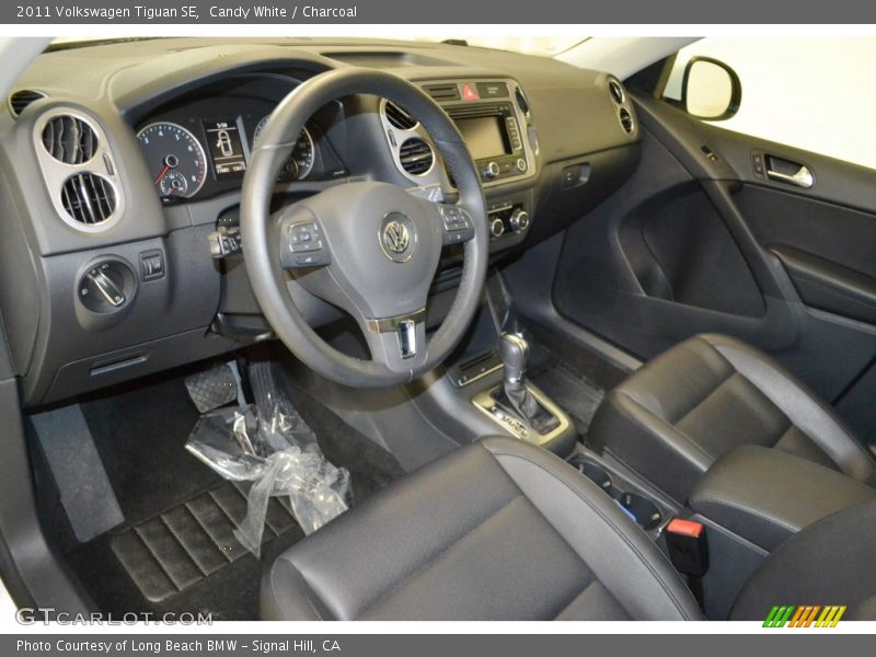 Candy White / Charcoal 2011 Volkswagen Tiguan SE