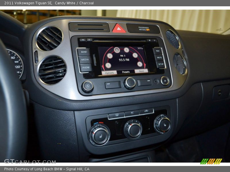 Candy White / Charcoal 2011 Volkswagen Tiguan SE