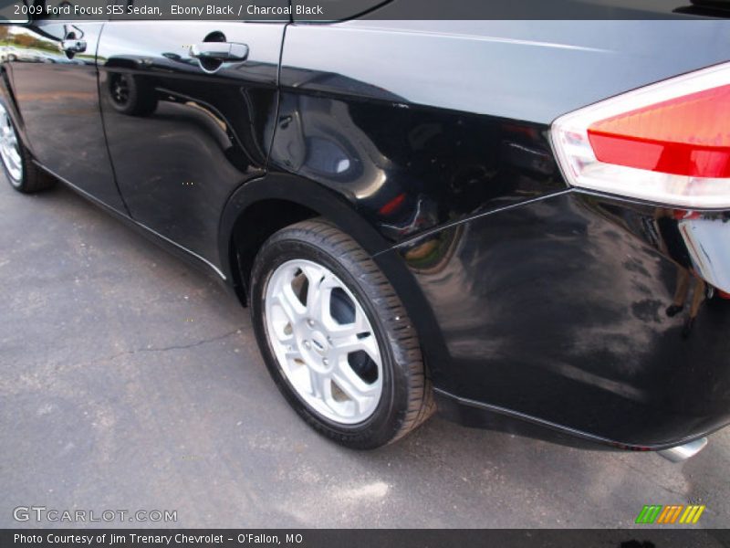 Ebony Black / Charcoal Black 2009 Ford Focus SES Sedan