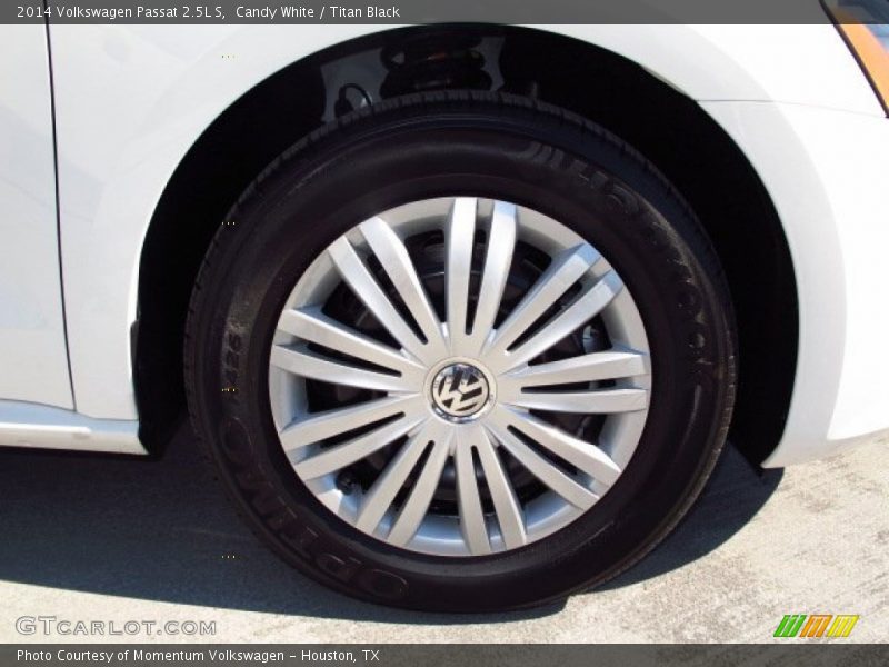 Candy White / Titan Black 2014 Volkswagen Passat 2.5L S