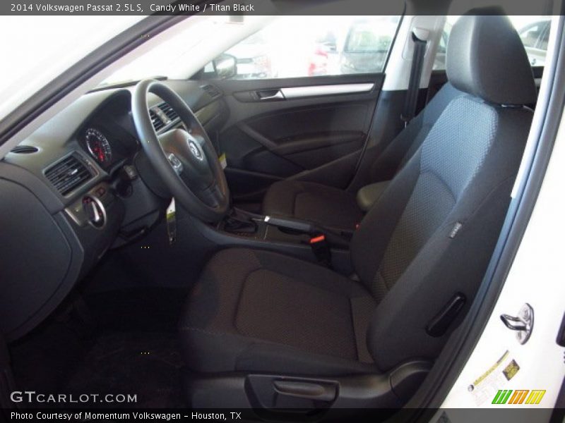 Candy White / Titan Black 2014 Volkswagen Passat 2.5L S