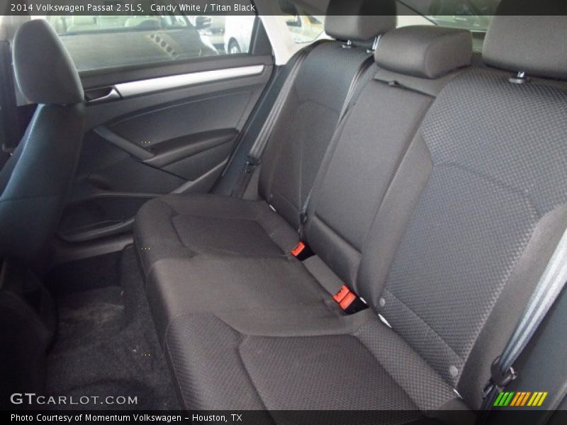 Candy White / Titan Black 2014 Volkswagen Passat 2.5L S