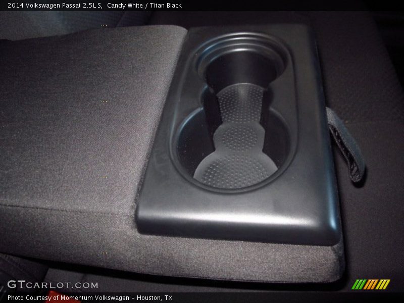 Candy White / Titan Black 2014 Volkswagen Passat 2.5L S