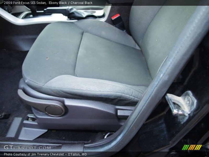 Ebony Black / Charcoal Black 2009 Ford Focus SES Sedan