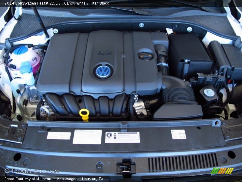 Candy White / Titan Black 2014 Volkswagen Passat 2.5L S
