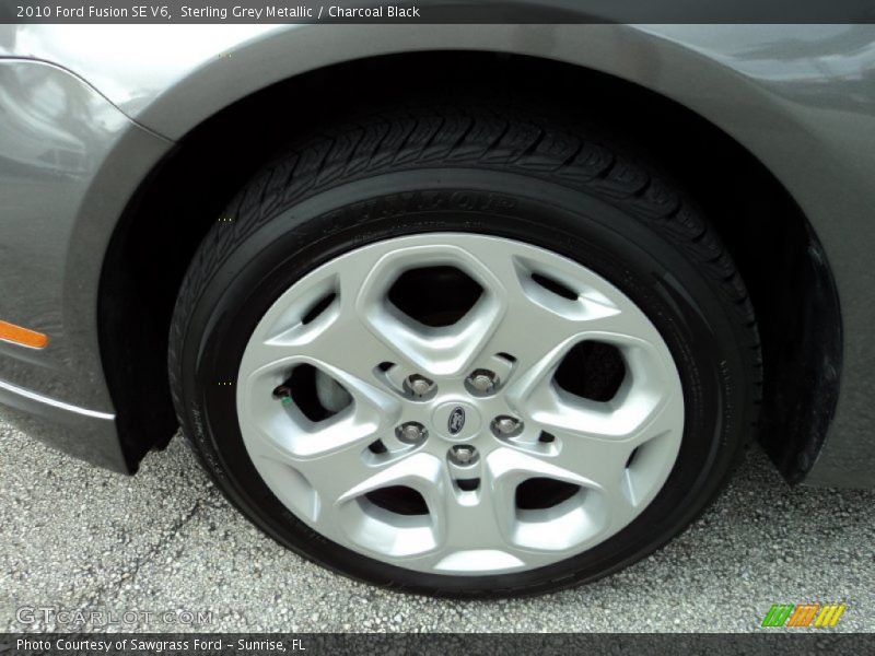 Sterling Grey Metallic / Charcoal Black 2010 Ford Fusion SE V6