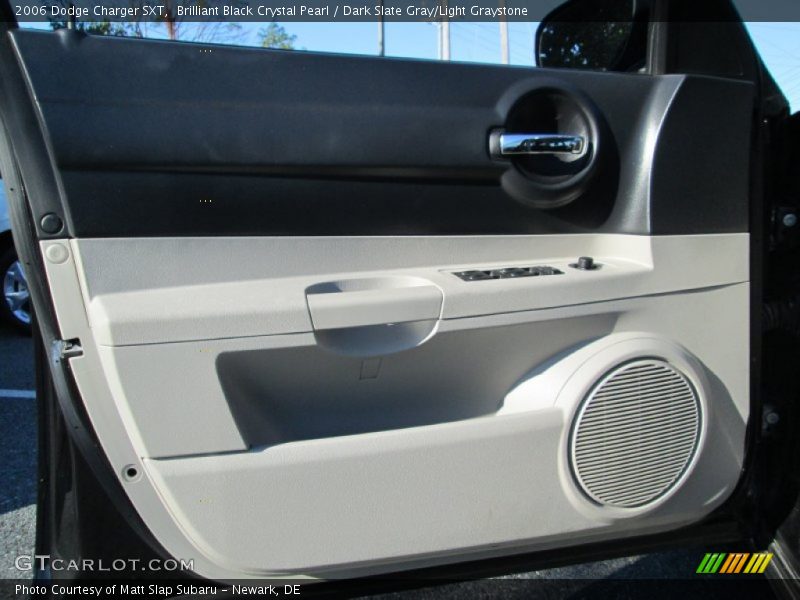 Brilliant Black Crystal Pearl / Dark Slate Gray/Light Graystone 2006 Dodge Charger SXT