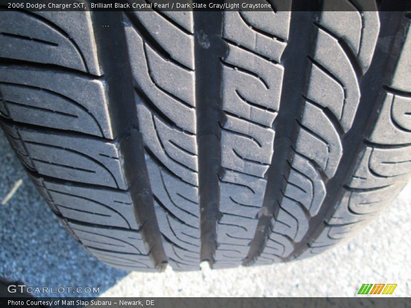 Brilliant Black Crystal Pearl / Dark Slate Gray/Light Graystone 2006 Dodge Charger SXT