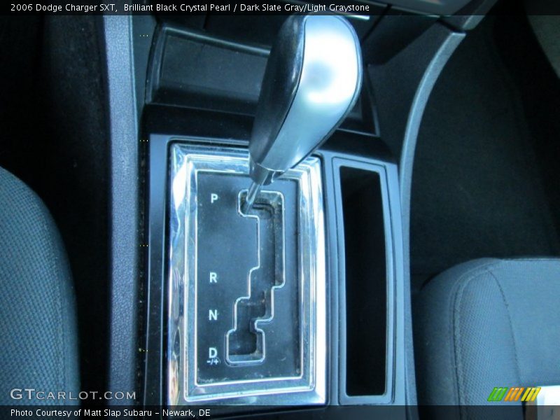 Brilliant Black Crystal Pearl / Dark Slate Gray/Light Graystone 2006 Dodge Charger SXT