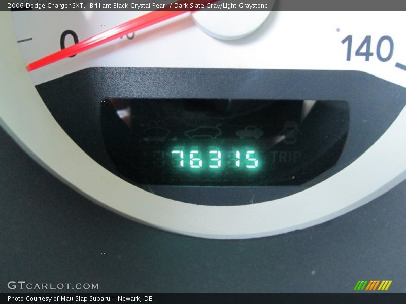 Brilliant Black Crystal Pearl / Dark Slate Gray/Light Graystone 2006 Dodge Charger SXT