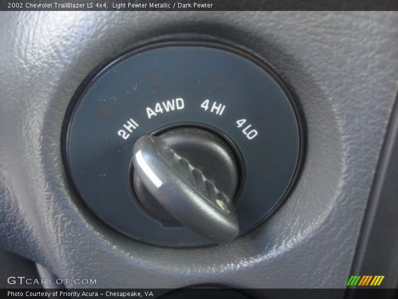 Light Pewter Metallic / Dark Pewter 2002 Chevrolet TrailBlazer LS 4x4