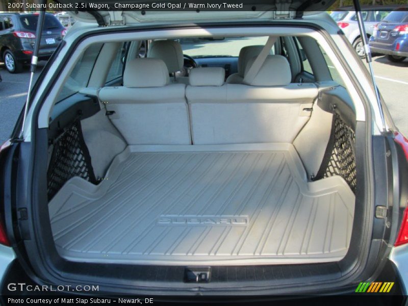 Champagne Gold Opal / Warm Ivory Tweed 2007 Subaru Outback 2.5i Wagon