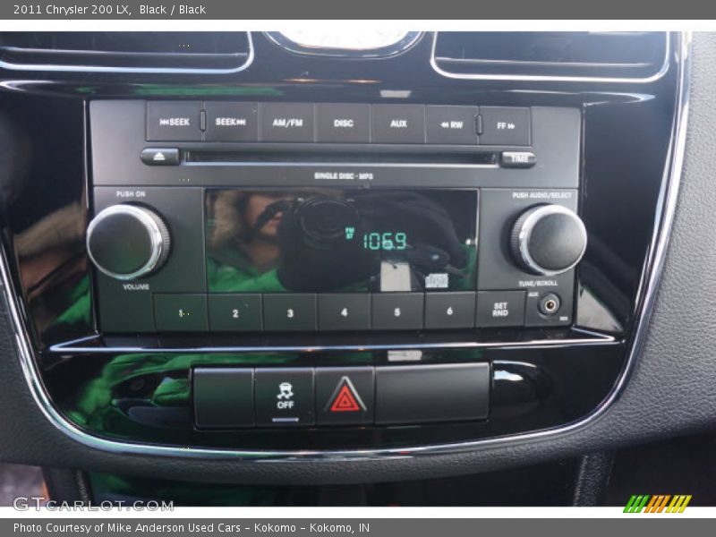 Black / Black 2011 Chrysler 200 LX