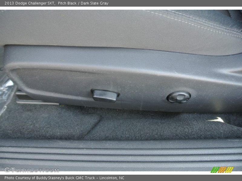Pitch Black / Dark Slate Gray 2013 Dodge Challenger SXT