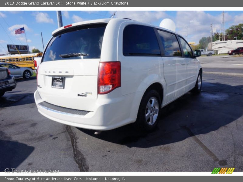 Stone White / Black/Light Graystone 2013 Dodge Grand Caravan SXT