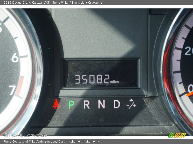 Stone White / Black/Light Graystone 2013 Dodge Grand Caravan SXT