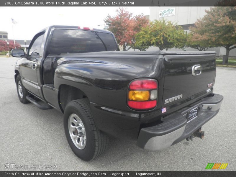 Onyx Black / Neutral 2005 GMC Sierra 1500 Work Truck Regular Cab 4x4