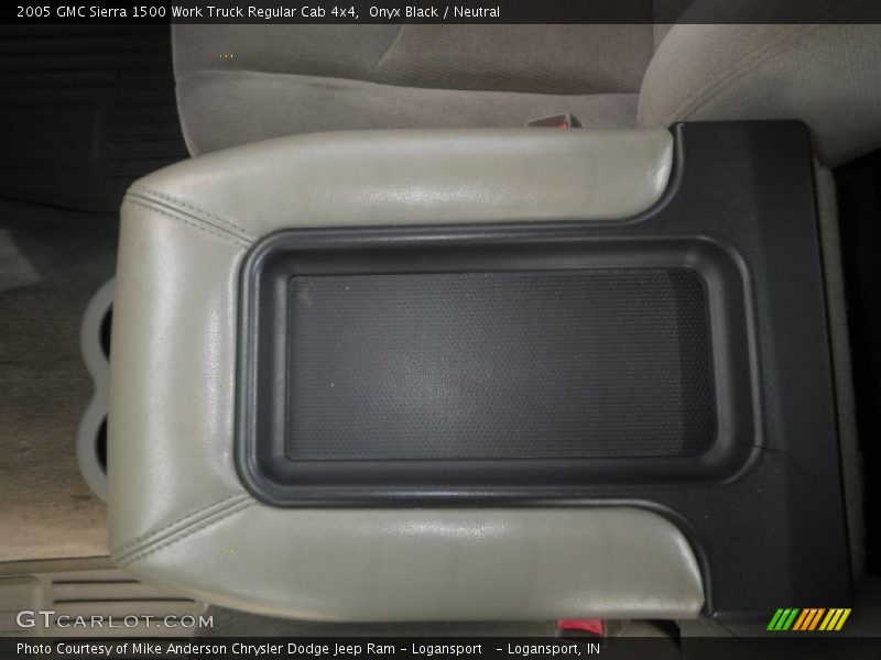 Onyx Black / Neutral 2005 GMC Sierra 1500 Work Truck Regular Cab 4x4