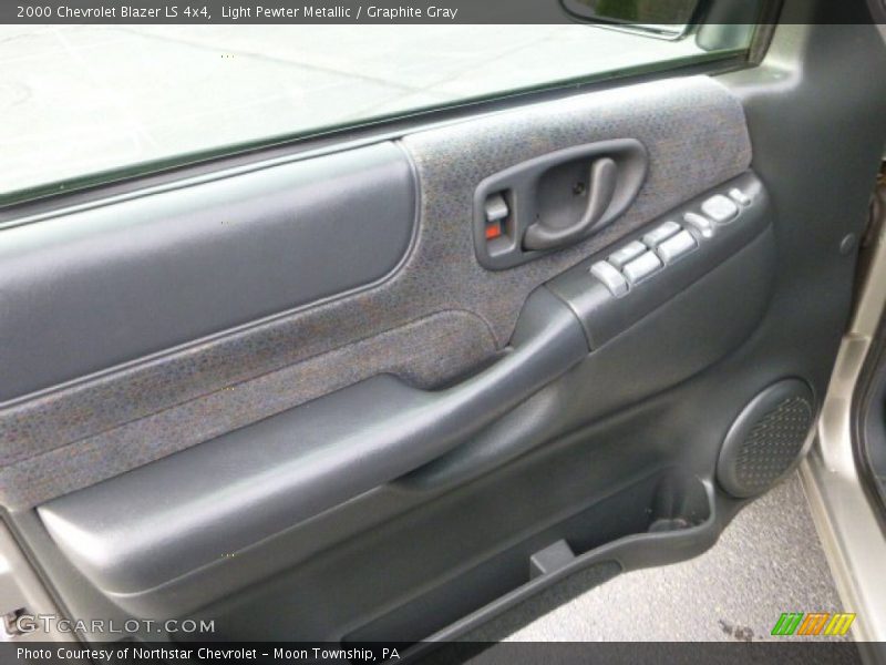 Light Pewter Metallic / Graphite Gray 2000 Chevrolet Blazer LS 4x4