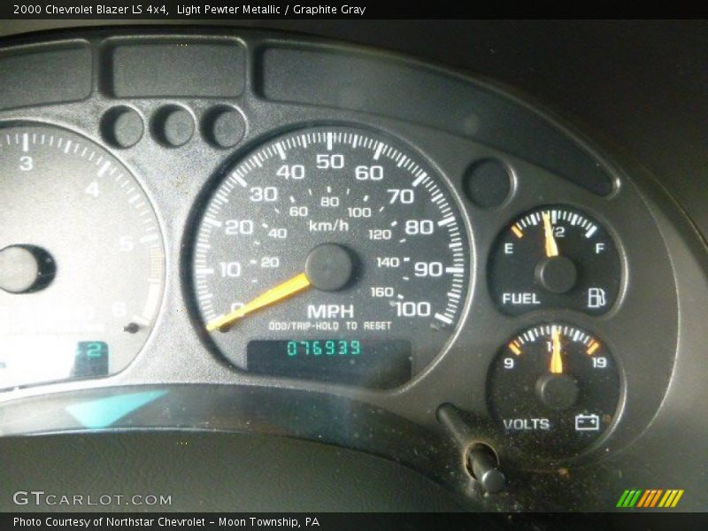 Light Pewter Metallic / Graphite Gray 2000 Chevrolet Blazer LS 4x4