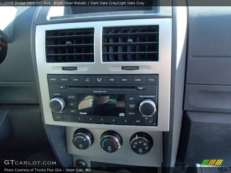 Bright Silver Metallic / Dark Slate Gray/Light Slate Gray 2008 Dodge Nitro SXT 4x4