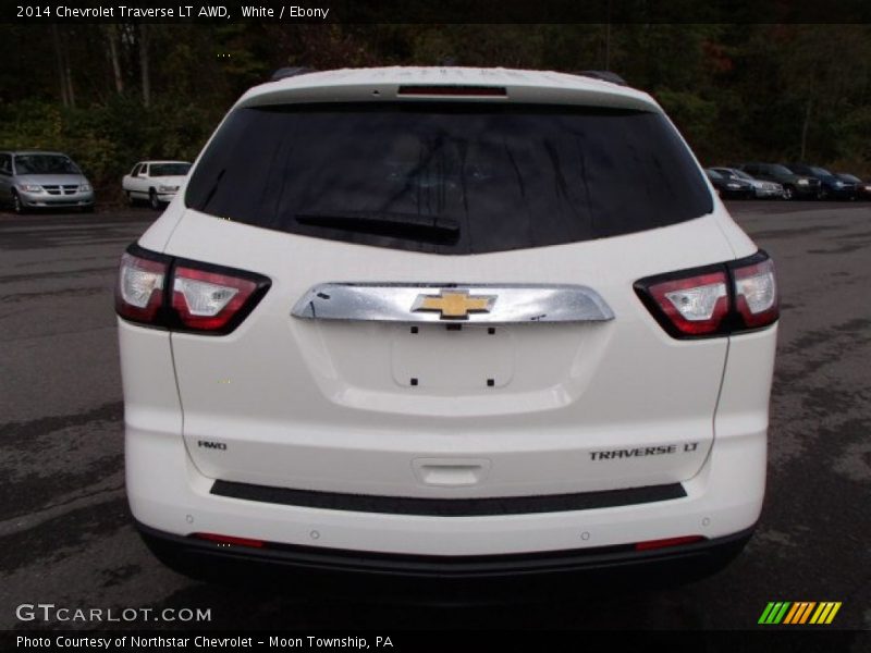 White / Ebony 2014 Chevrolet Traverse LT AWD