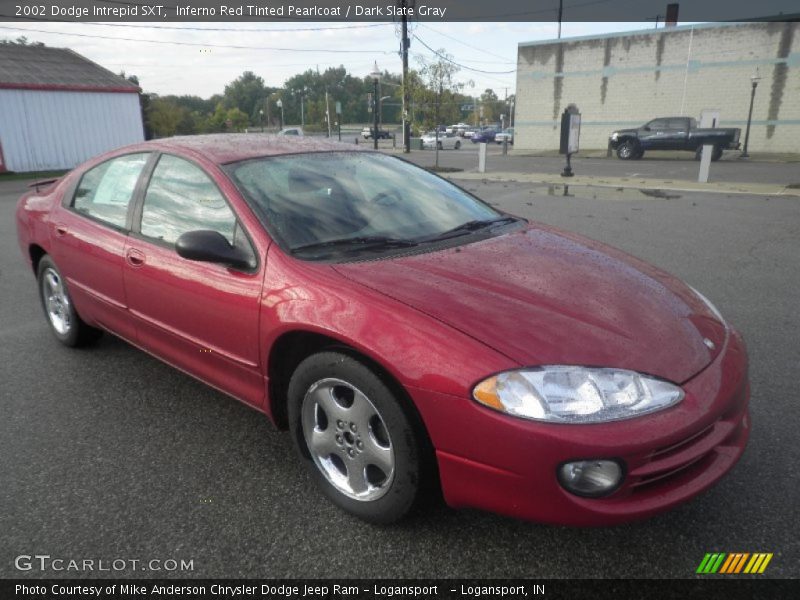 Front 3/4 View of 2002 Intrepid SXT