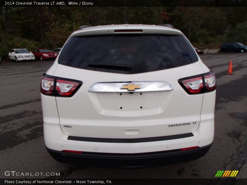 White / Ebony 2014 Chevrolet Traverse LT AWD