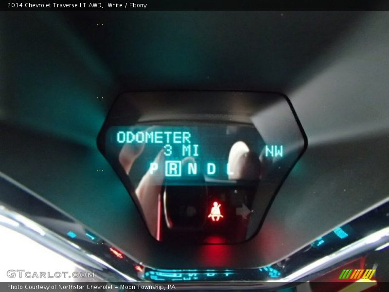 White / Ebony 2014 Chevrolet Traverse LT AWD