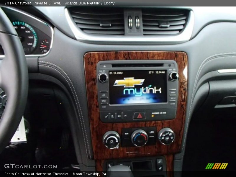 Atlantis Blue Metallic / Ebony 2014 Chevrolet Traverse LT AWD